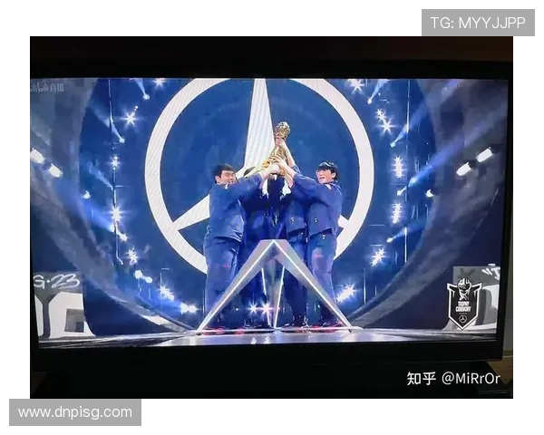 赛后分析：JDG与BLG对抗中的战术意识与团队配合探讨