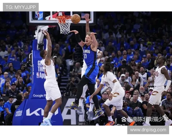 黄蜂与独行侠激战正酣球迷期待精彩对决与逆转时刻