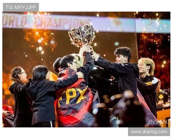 FPX战队的荣耀与挑战:从默默无闻到英雄联盟巅峰之路的奋斗历程 FPX战队的荣耀与挑战:从默默无闻到英雄联盟巅峰之路的奋斗历程