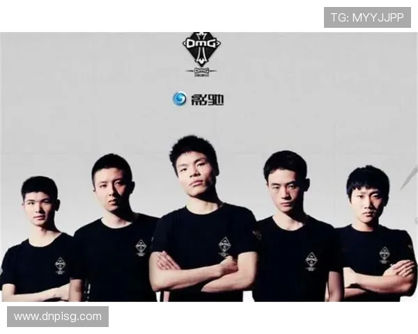 和平精英评论：V5战队包夹战术的优势与不足分析